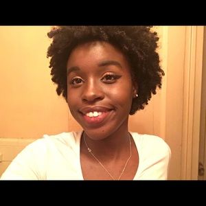 Meet your Posher, Aicha